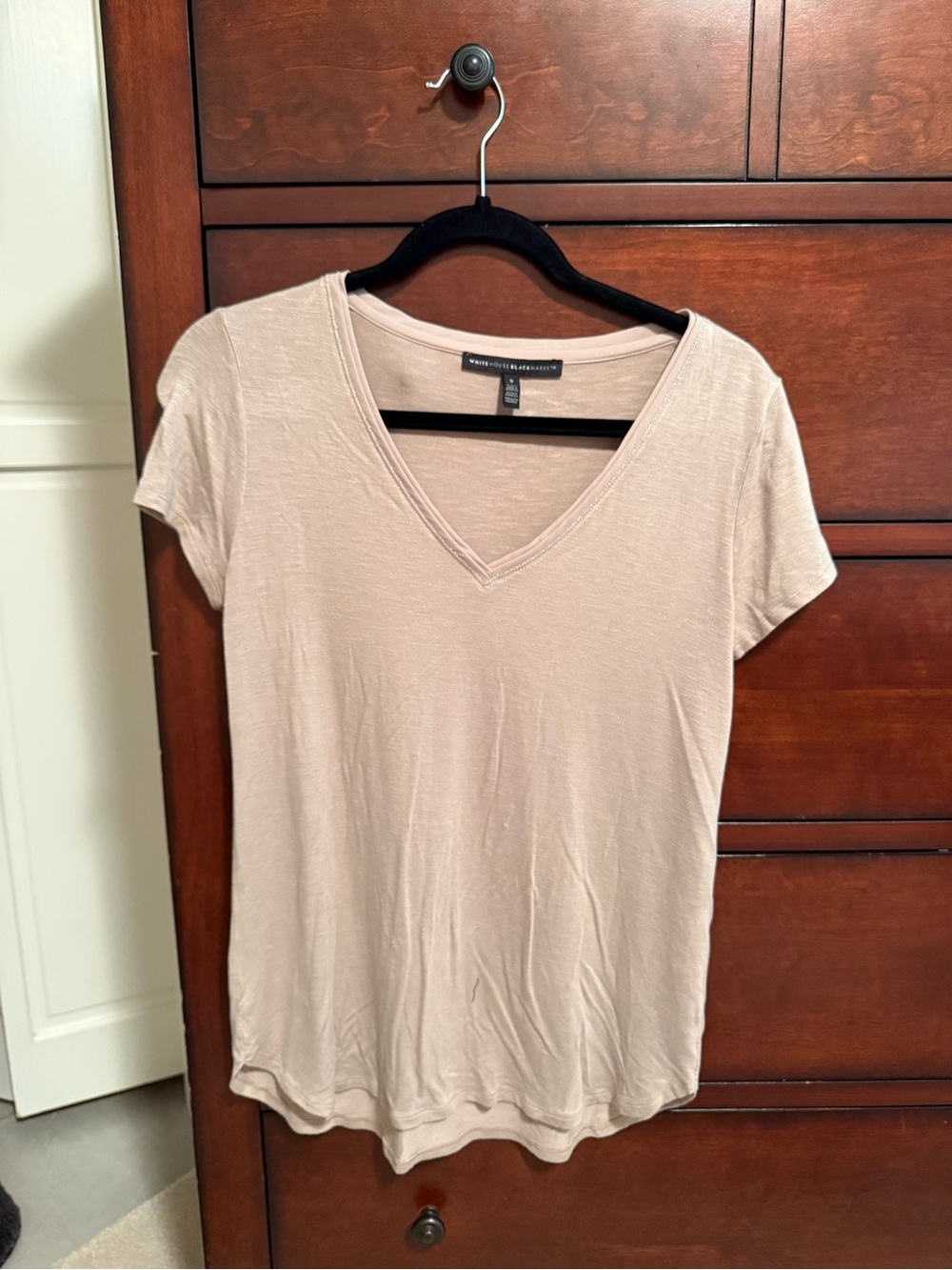 White House Black Market Light Light Gold  V-Neck Short Sleeve Tee